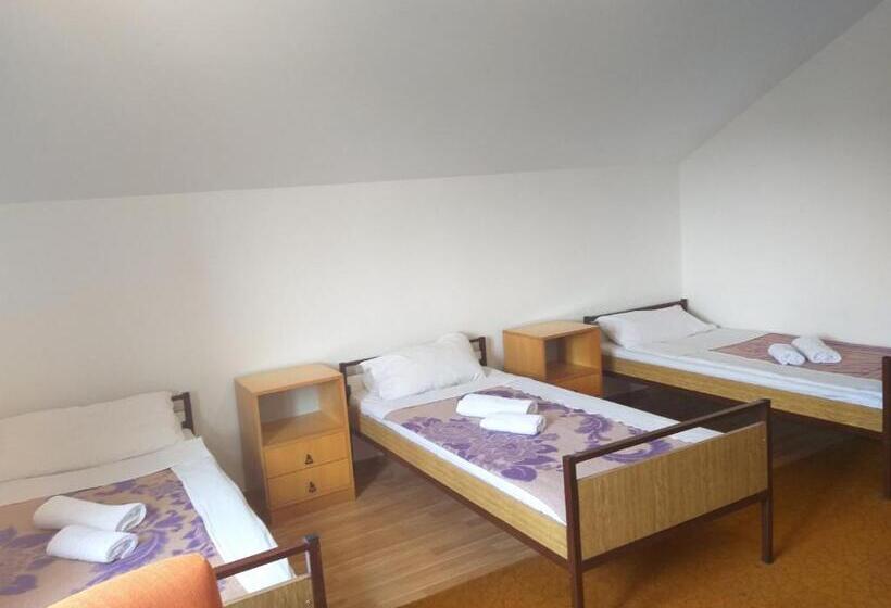 펜션 Hostel Vera   Airport Podgorica
