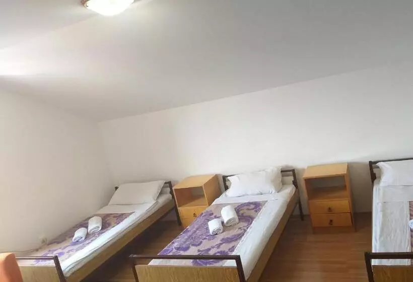 پانسیون Hostel Vera   Airport Podgorica