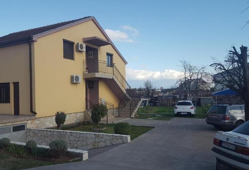 펜션 Hostel Vera   Airport Podgorica