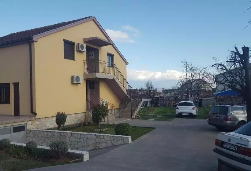 پانسیون Hostel Vera   Airport Podgorica