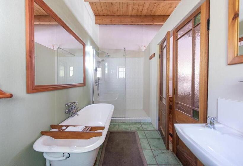 Bed & Breakfast Leo Guest House