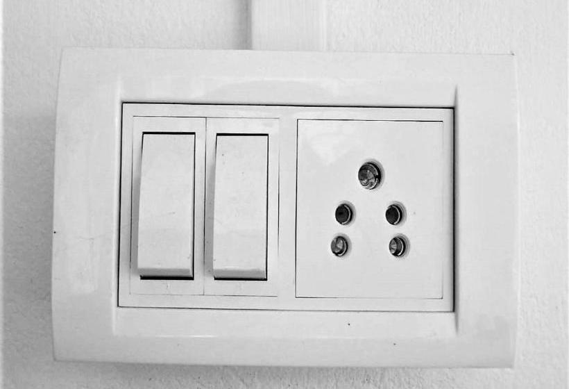 酒店 Oyo 71455 Vasee Residency