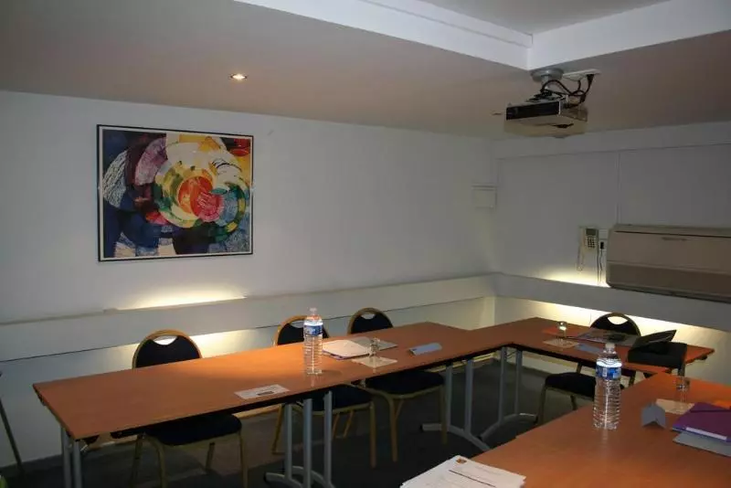 Kyriad Hotel Dijon Gare