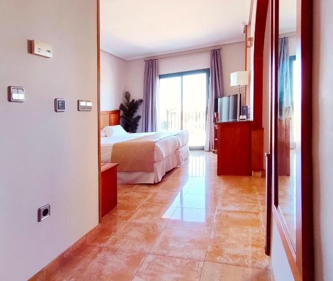 בית מלון כפרי La Laguna Spa & Golf