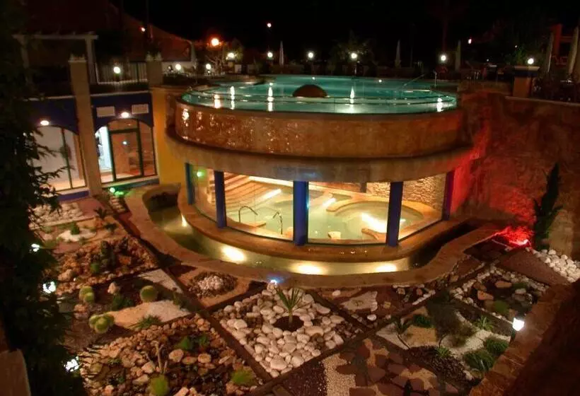 酒店 La Laguna Spa & Golf