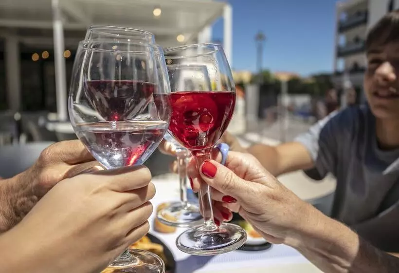 Pins Platja Apartments