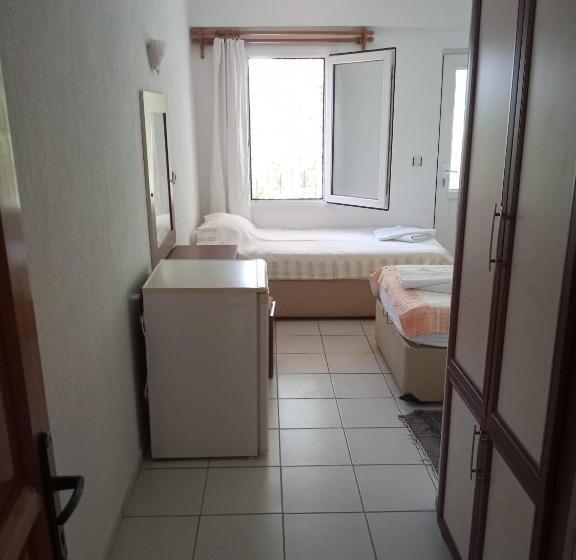 هاستل Makri Otel