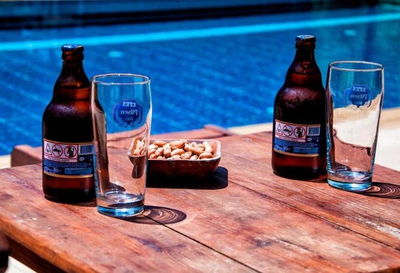 هاستل Makri Otel