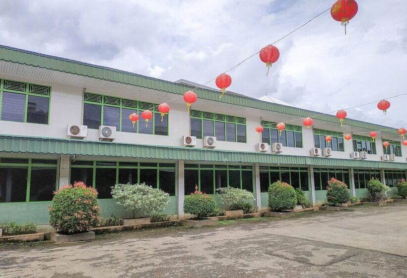 ホテル Sahabat Baru