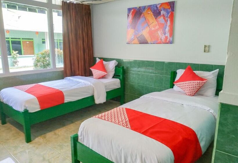 ホテル Sahabat Baru