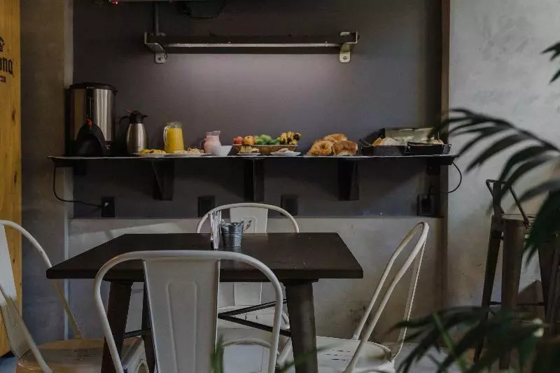 Quijano Hotel   Aparts & Suites