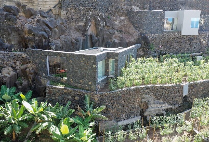 هتل Socalco Nature Calheta