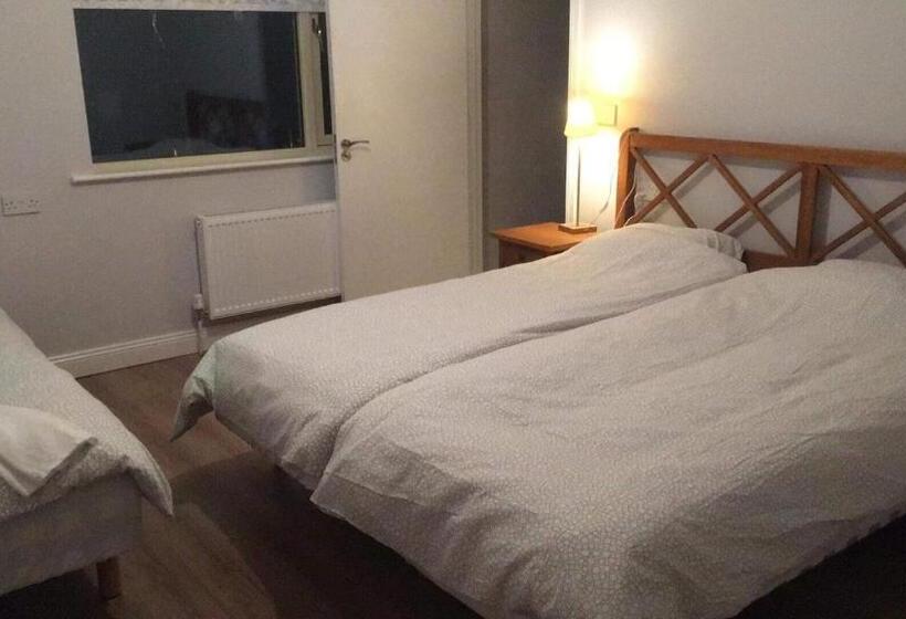 Pensão The Foxes Covert