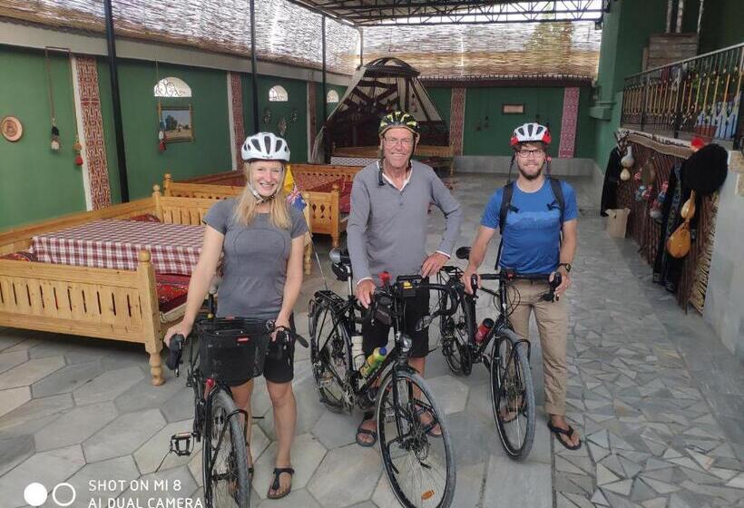 فندق صغير Besqala