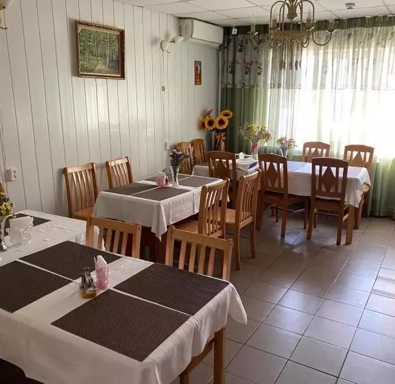 Aamiaismajoitus (B&B) готель