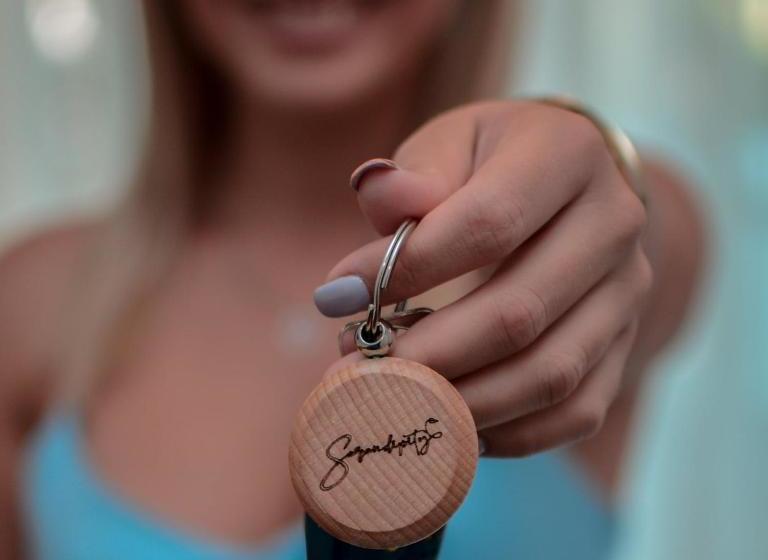 تختخواب و صبحانه Serendipity