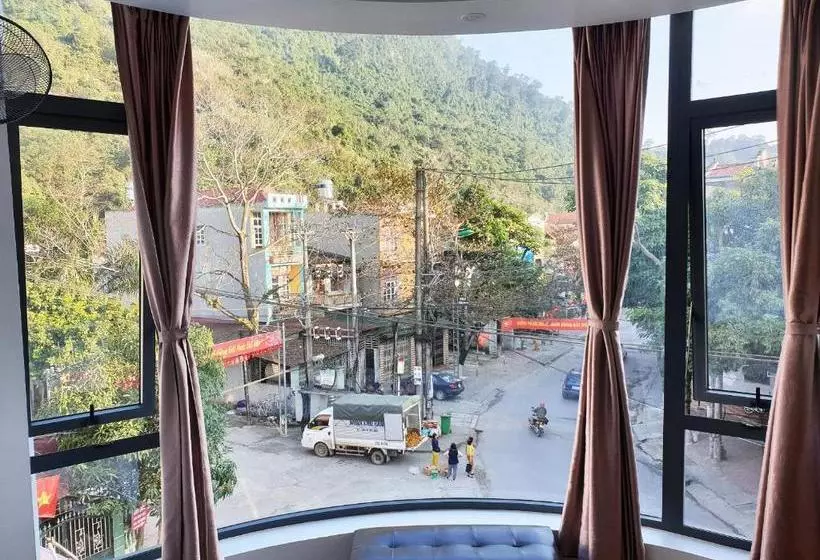 Long Hotel And Motobike Rental