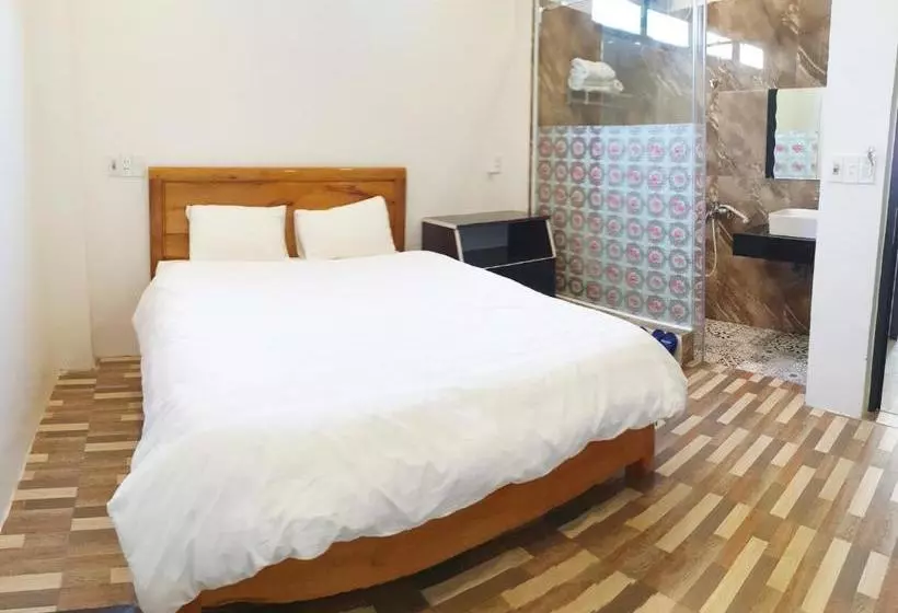 Long Hotel And Motobike Rental