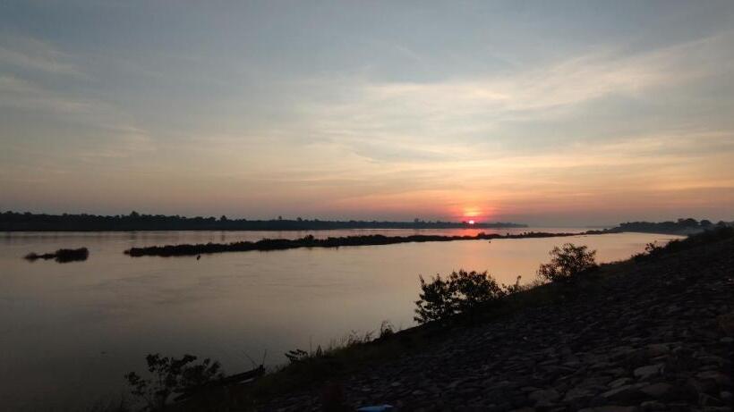 Nawiengkae Riverview Resort