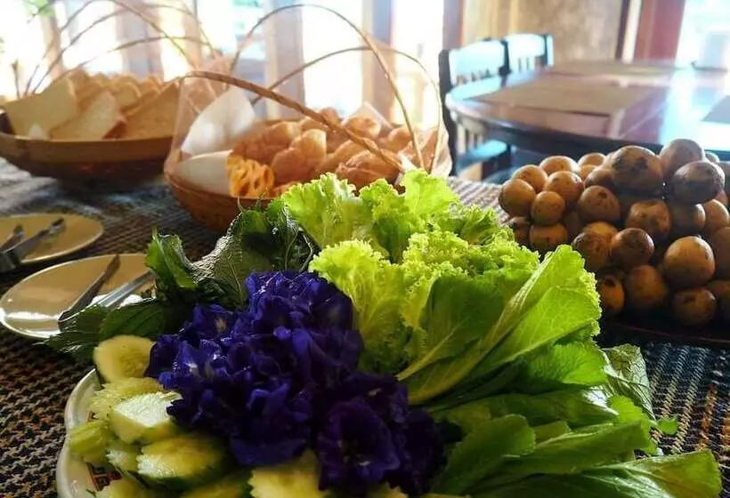 Nawiengkae Riverview Resort