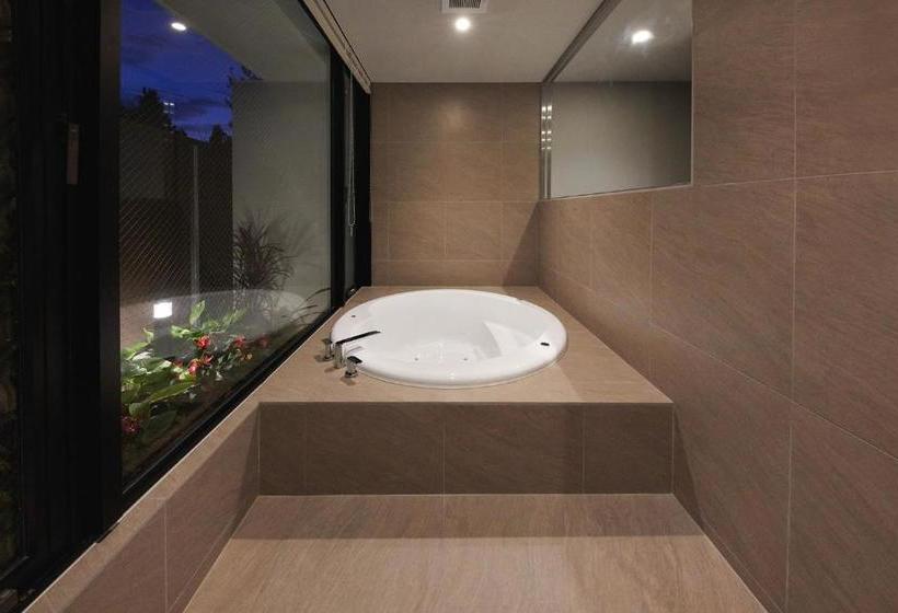 استراحتگاه The Villa Maehama Beach