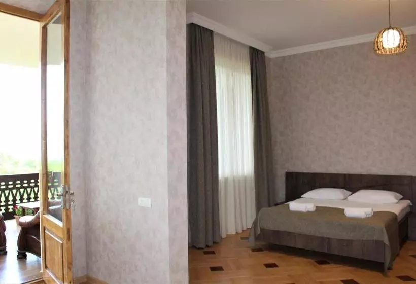 Tsinandali Inn