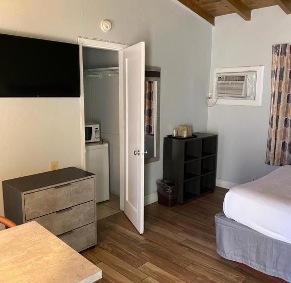 فندق صغير Budget Inn South