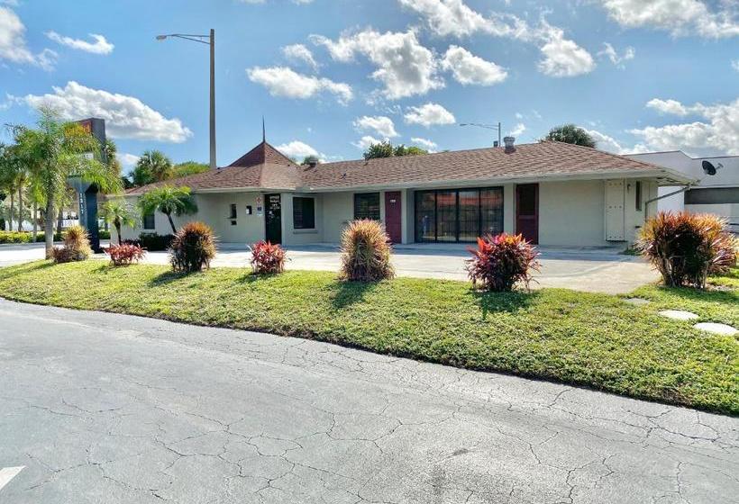 فندق صغير Budget Inn South