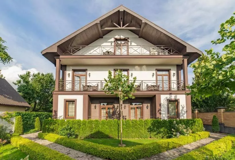 هاستل Petrani Nivki