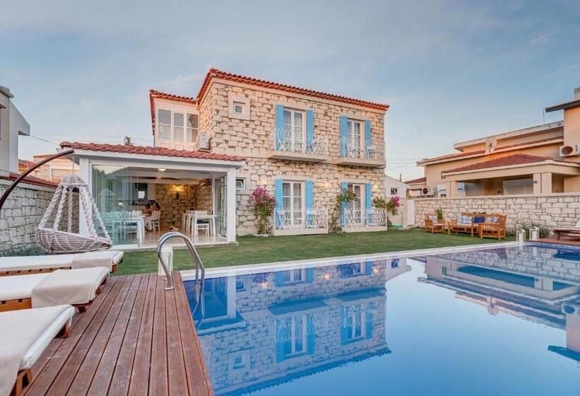 住宿加早餐  Alaçati Vi̇llaperi̇ Butik Otel