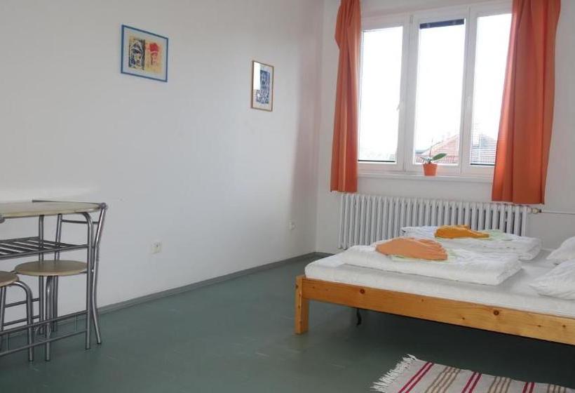 Hostel Bernarda Bolzana