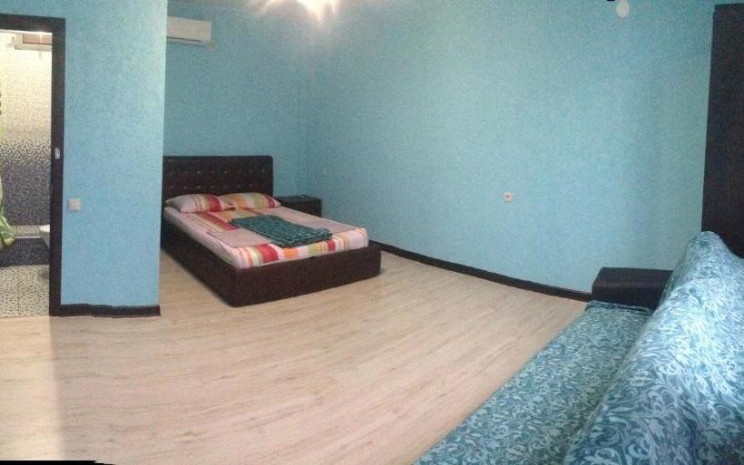 پانسیون Guest House On Prospect Vladislava Ardzinba