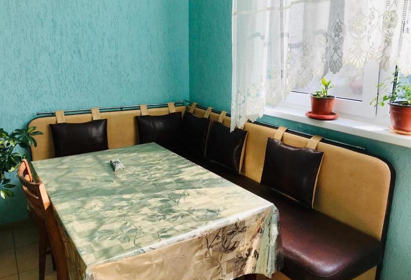 پانسیون Guest House On Prospect Vladislava Ardzinba