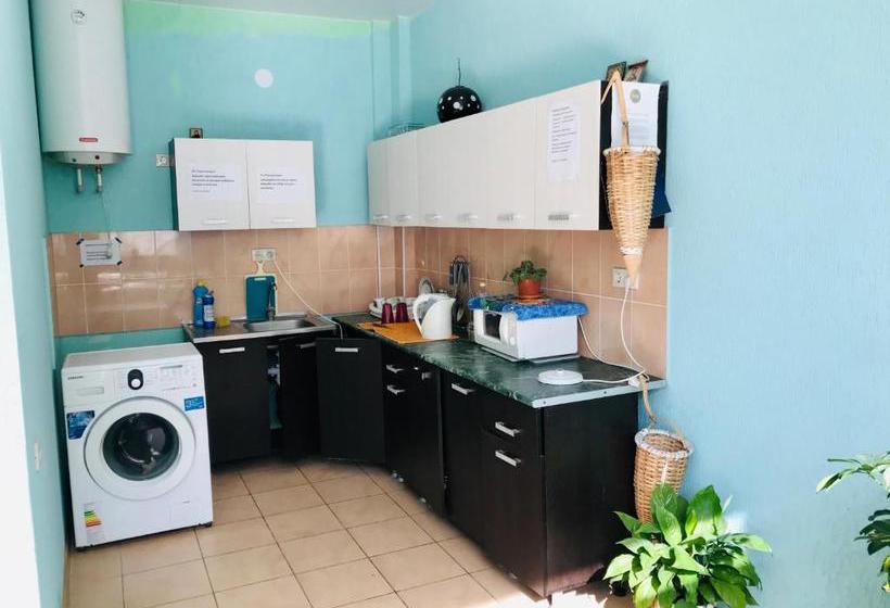 پانسیون Guest House On Prospect Vladislava Ardzinba