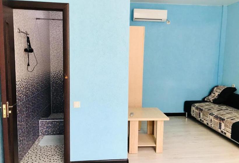 پانسیون Guest House On Prospect Vladislava Ardzinba