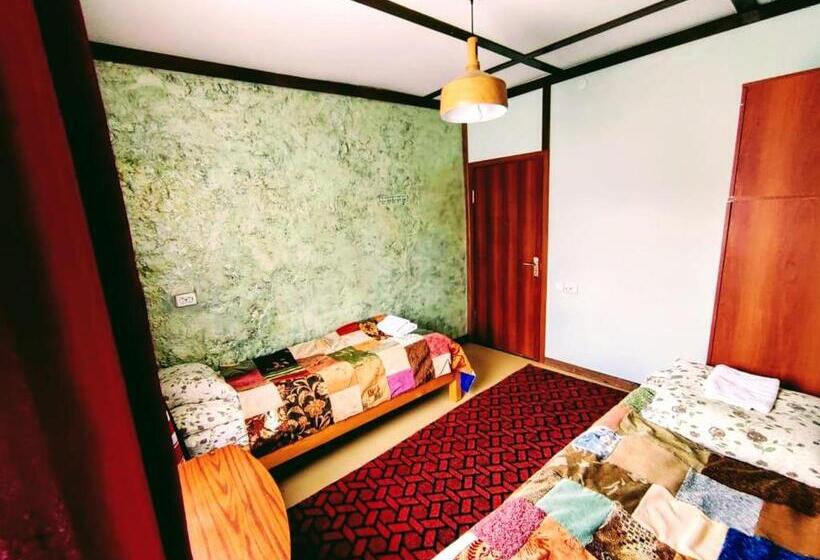 پانسیون Laila Guest House