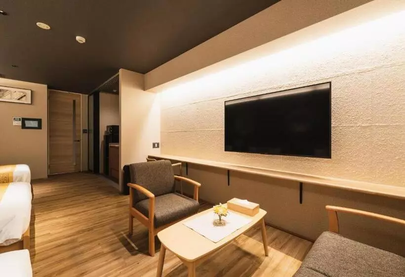 Grand Base Beppu Ekihigashi