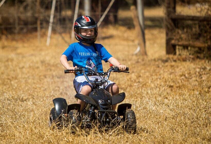 Отель Sundown Country Estate