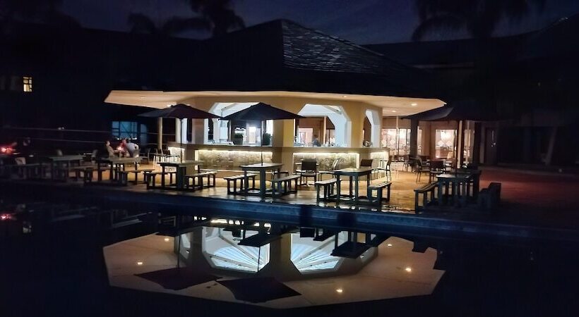 Отель Sundown Country Estate