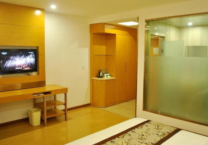 Отель Greentree Inn Chizhou High Speed Railway Station