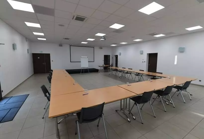 Hotelli Du Cros D Auzon