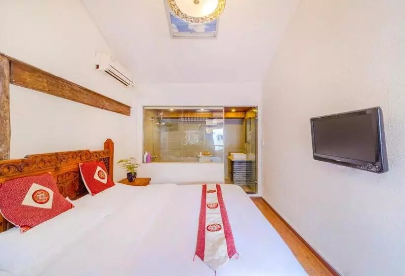 Majatalo Lewo Guest House