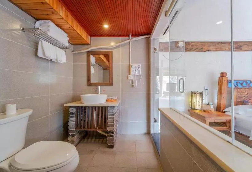 Majatalo Lewo Guest House