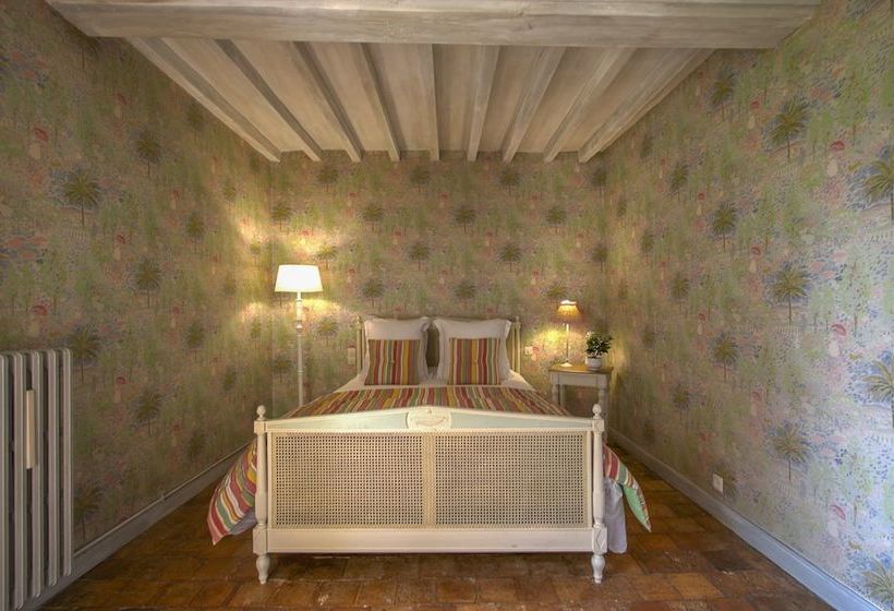 Le Château De Monceaux