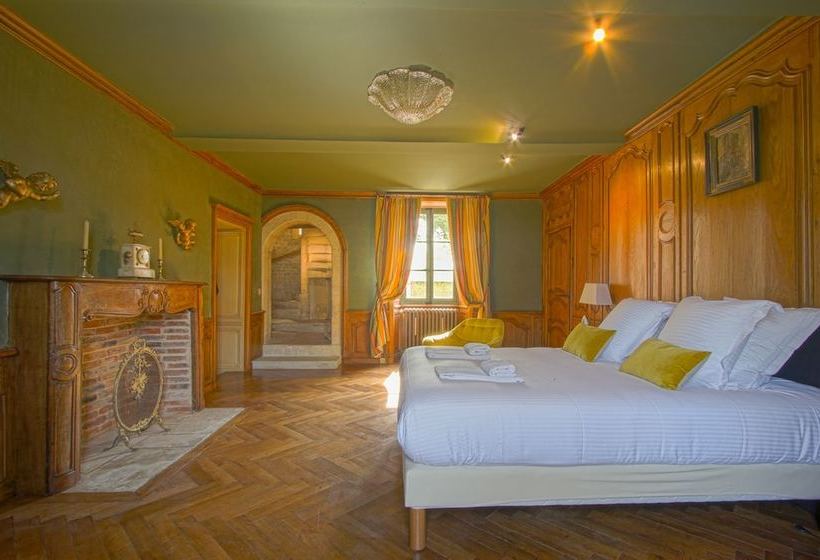 Le Château De Monceaux