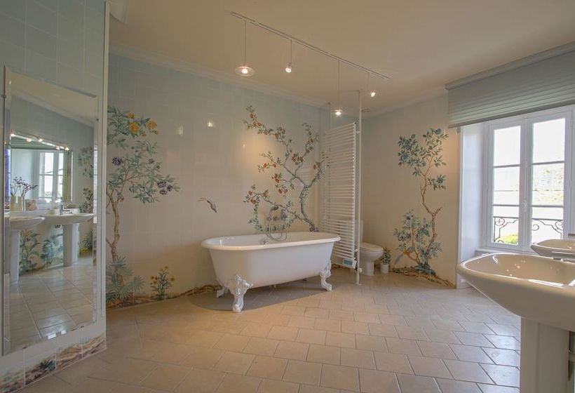 Le Château De Monceaux