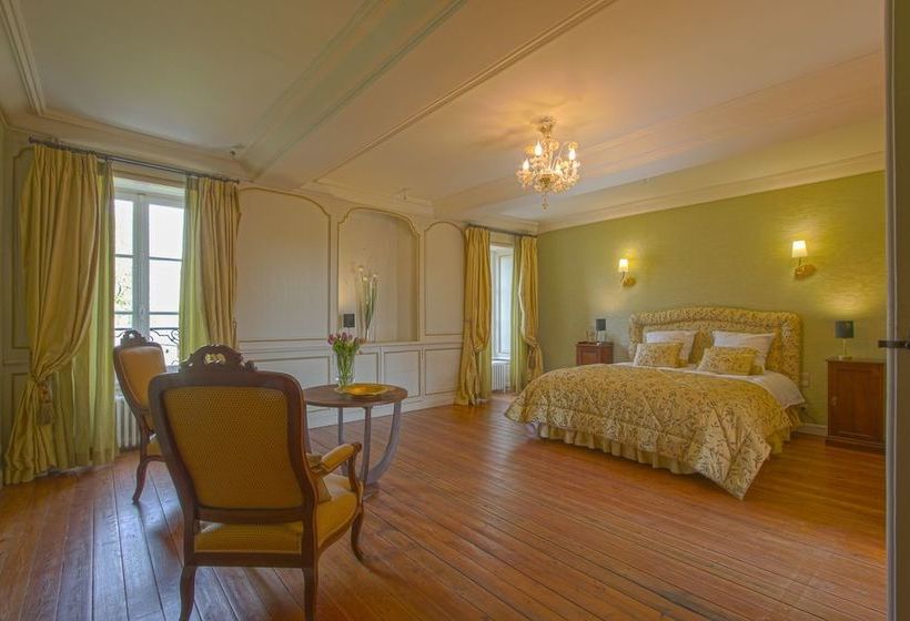 Le Château De Monceaux