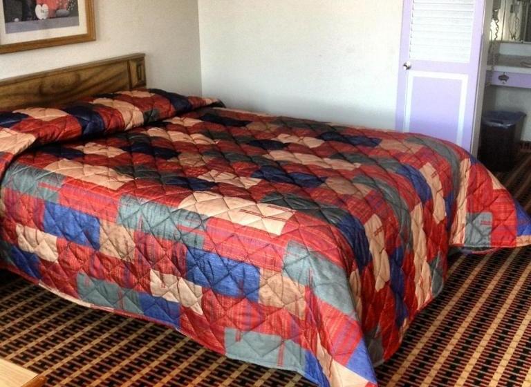 فندق على الطريق Relax Inn   Shelby