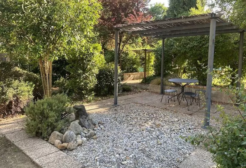 Majatalo Gîte Le Papillon   Le Cocon De Curson