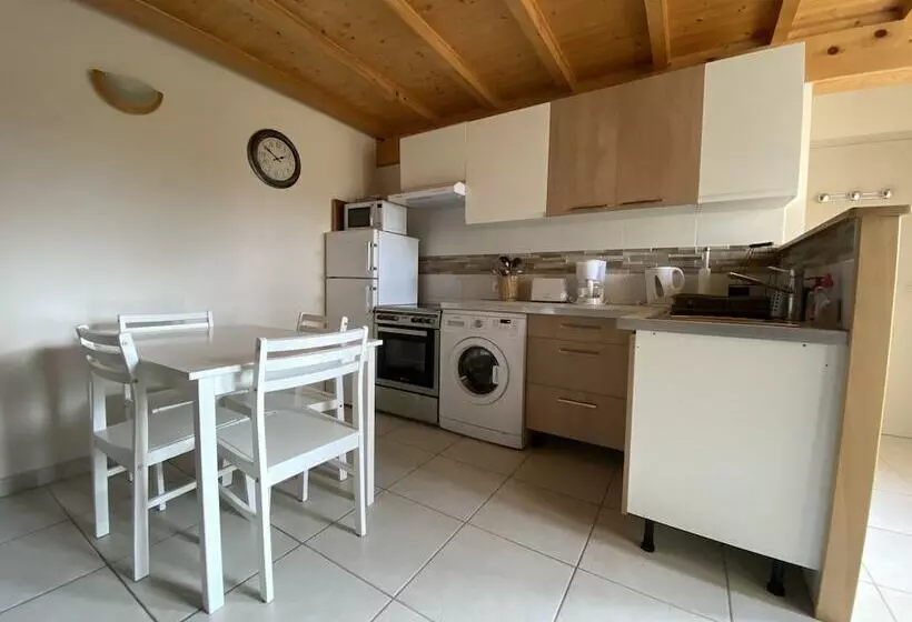 Majatalo Gîte Le Papillon   Le Cocon De Curson